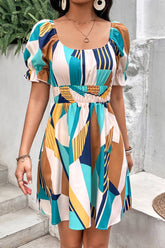 Robe imprimée à manches volantées et taille froncée